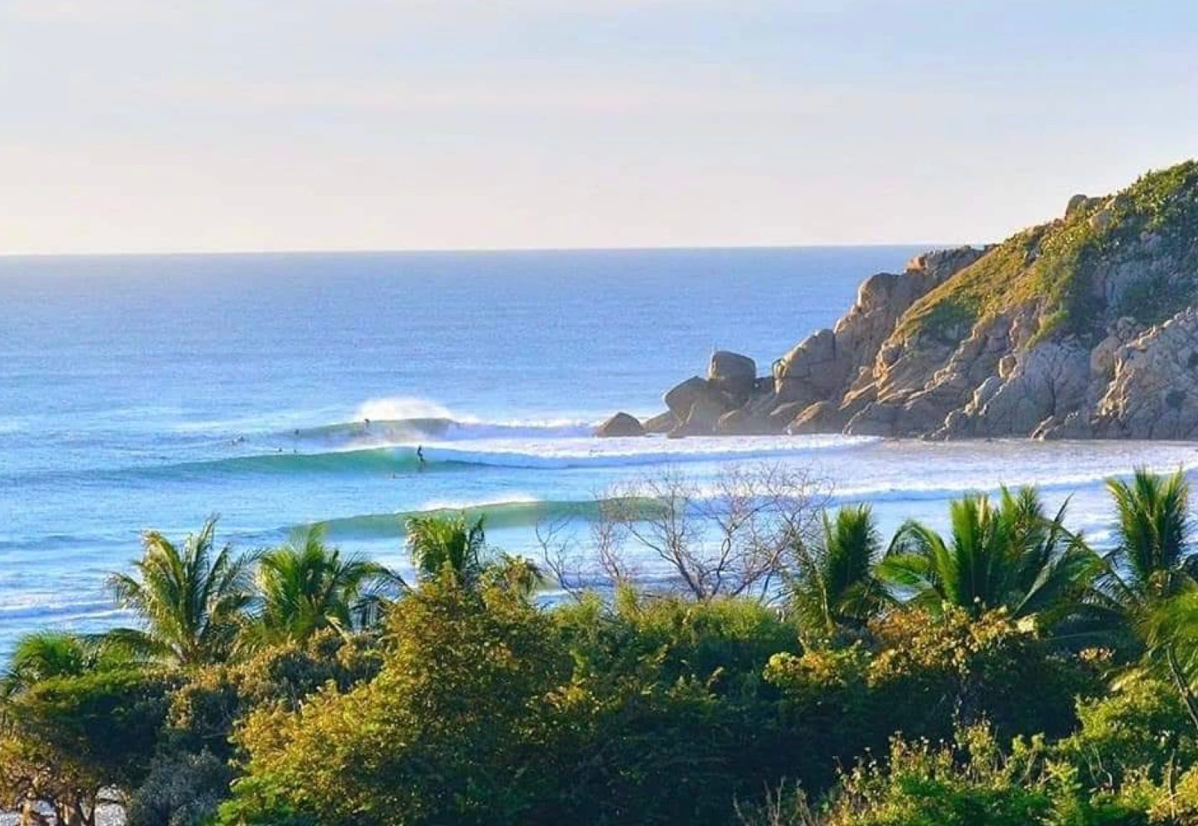 The Barra de la Cruz right point break